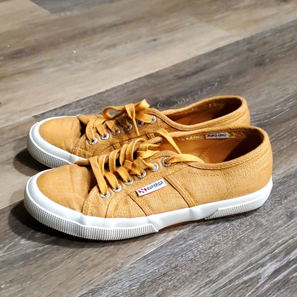 SUPERGA mens shoes size 7 or women's 8.5